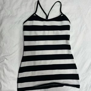 lululemon tank top with built in padding